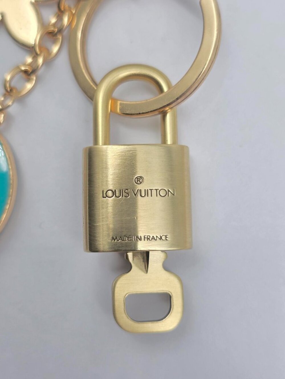 Authentic LV Louis Vuitton Gold Lock & Key 🔑 Unbranded Flower Keychain Charm - Picture 6 of 10